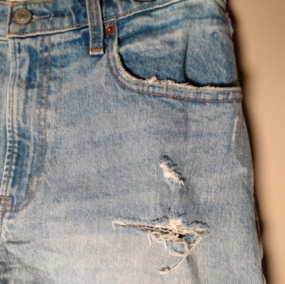 Abercrombie & Fitch Distressed Denim Women Jean Hi Rise 4" Shorts Size 29/8 - Picture 3 of 14